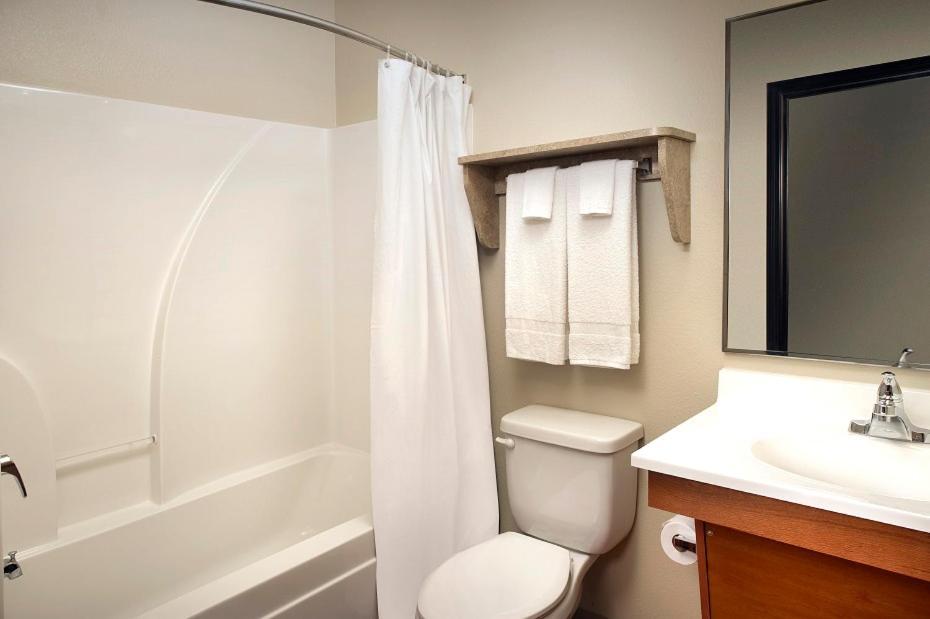 Woodspring Savannah Garden Hotel Garden City