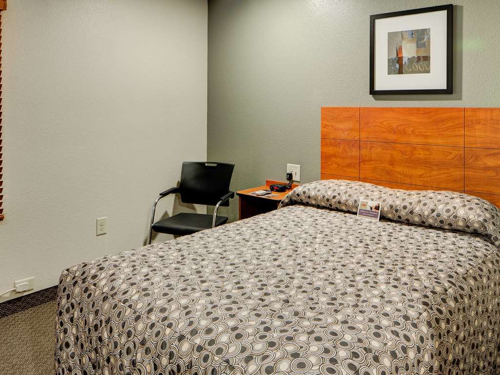 Woodspring Savannah Garden Hotel